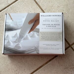 Williams Sonoma White Silicone Piping Bag Set